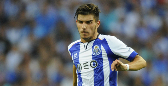 葡超赛程吃紧，里尔赛前再遭质疑，球迷炸锅，更衣室氛围转暖