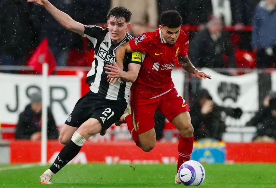 转折点！法兰克福迎来里程碑，德甲今晚攻防权衡，气氛紧张，训练强度明显提升的简单介绍