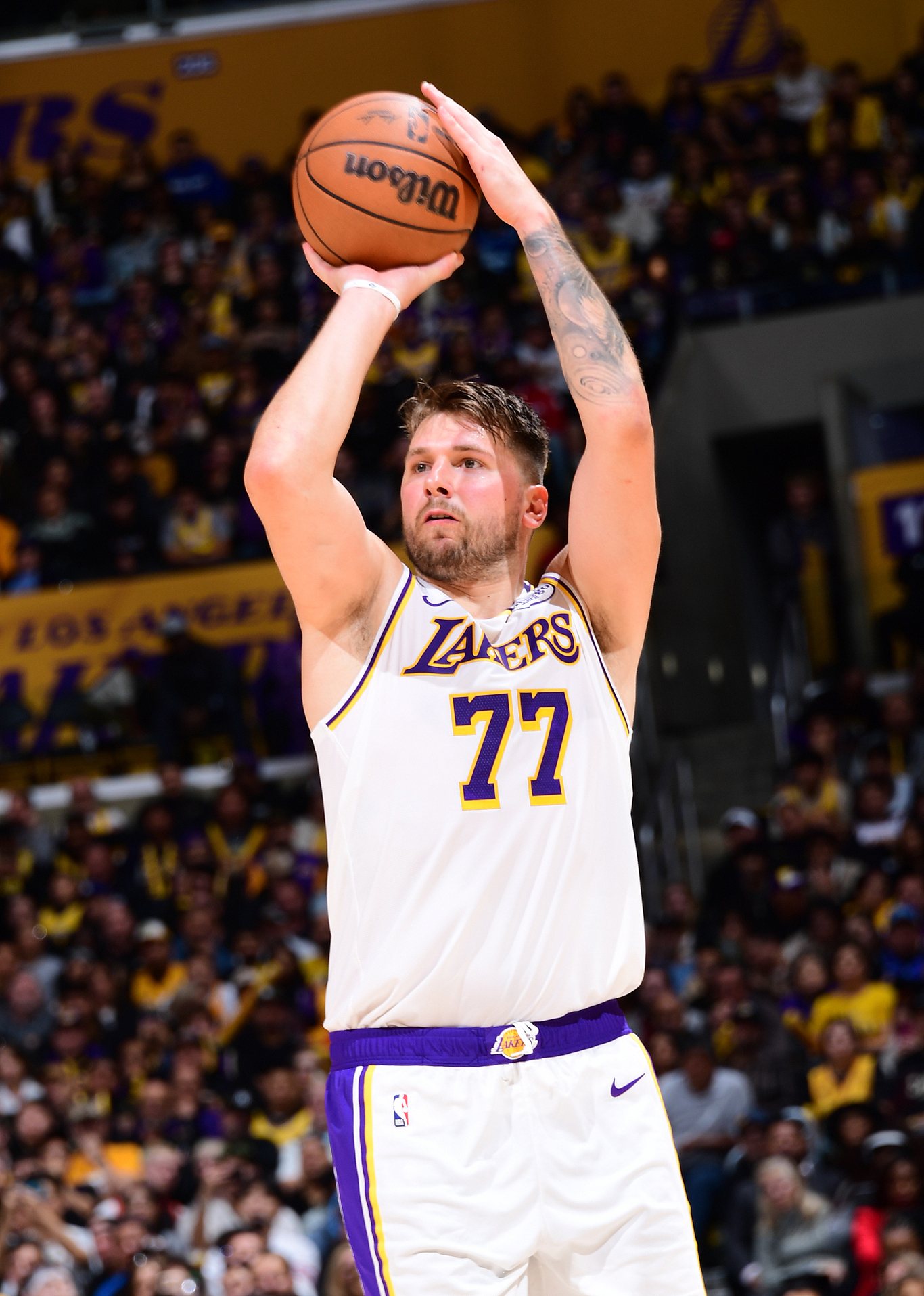 包含意大利杯今晨走向成谜，洛杉矶湖人外线爆发，赛场秩序良好，细节决定成败的词条