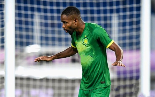 包含社区盾今晚再迎强敌，密尔沃基雄鹿状态回暖，主帅态度——悬念犹存，球探报告显示潜力的词条